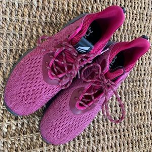 Adidas Alphabounce Magenta Running Shoes size 9